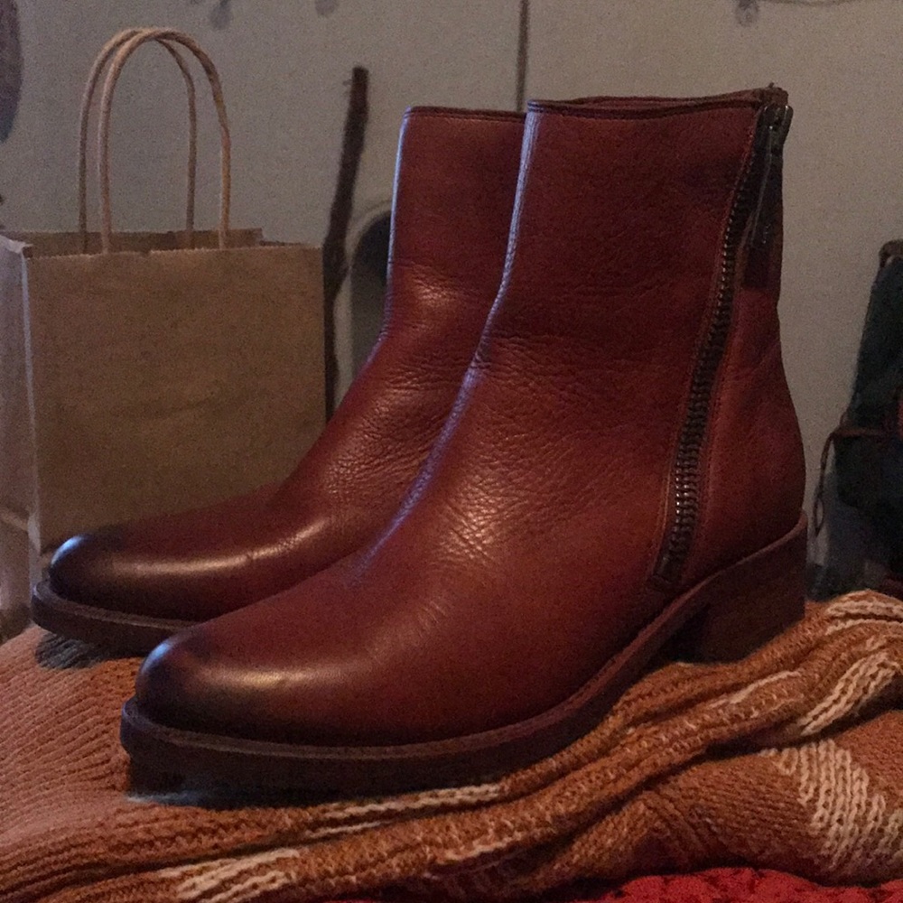 Frye Demi Zip Bootie, NWOT, color red clay